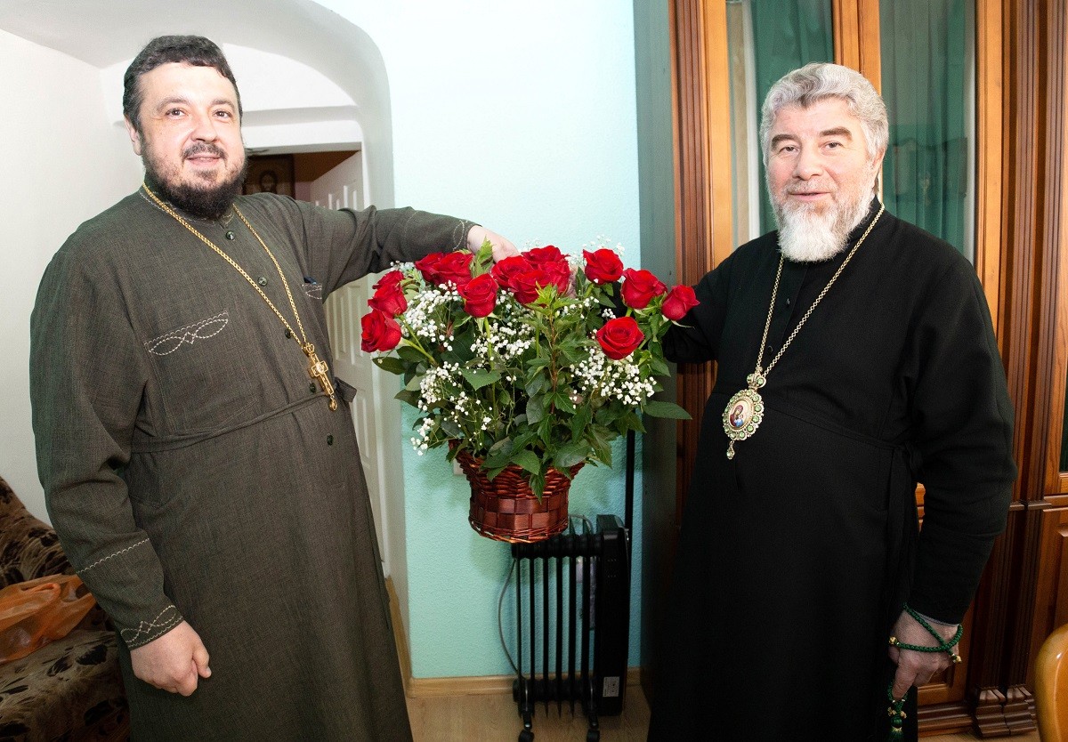 Игумен Авксентий поздравил правящего архиерея с Днем Тезоименитства
