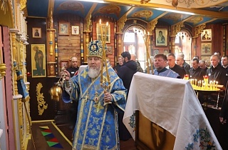 Епископ Леонид возглавил Литургию по случаю престольного праздника тюремного храма в ИК-20