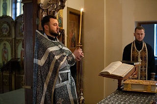 В Казанском соборе совершили первую в этом Великом посту Литургию Преждеосвященных Даров 