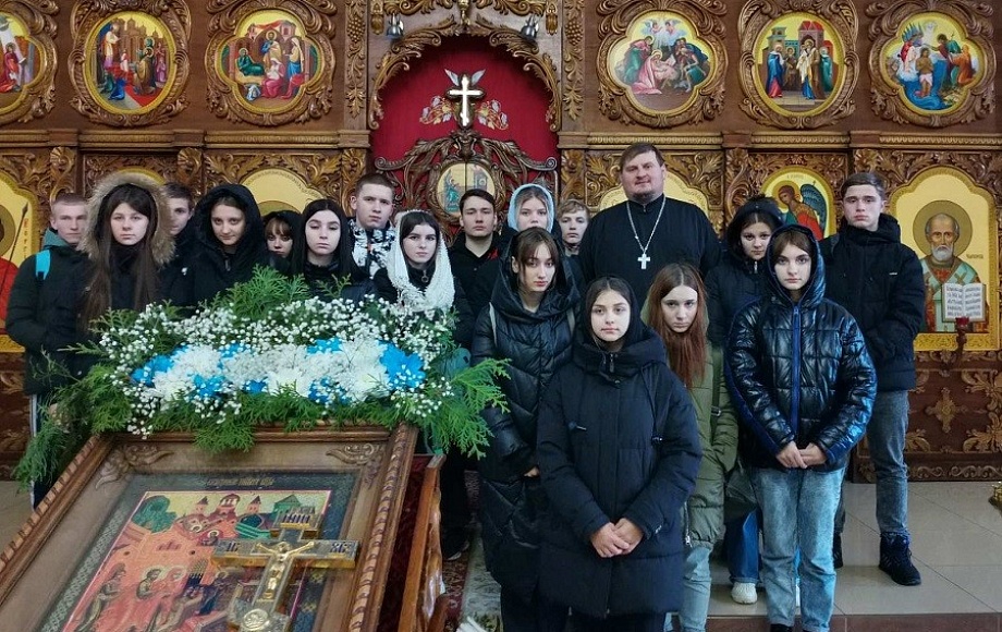 Собор Казанской иконы Божией Матери посетили с экскурсией студенты Полесского аграрного колледжа
