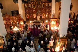 В праздник Светлого Христова Воскресения в соборе Казанской иконы Божией Матери совершили торжественное Пасхальное Богослужение
