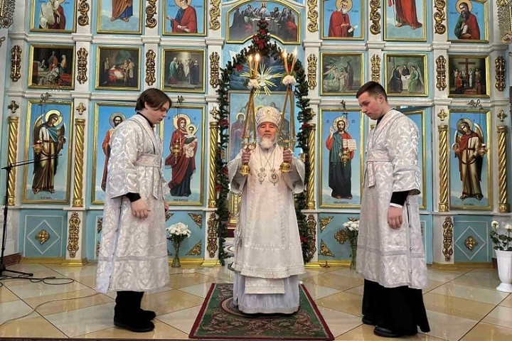 В Неделю по Богоявлении правящий архиерей совершил Литургию в кафедральном соборе г. Мозыря