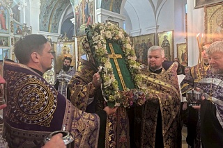 В канун праздника Воздвижения Креста Господня епископ Леонид совершил Всенощное бдение в кафедральном соборе г. Мозыря