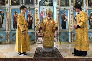 Епископ Леонид совершил Божественную литургию в кафедральном соборе святого Архангела Михаила города Мозыря