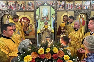 В день памяти святителя Спиридона Тримифунтского правящий архиерей совершил Литургию в одноименном храме г. Калинковичи