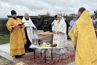 Епископ Леонид совершил чин на основание церкви в строящемся храме Благовещения Пресвятой Богородицы в аг. Прудок Мозырского района