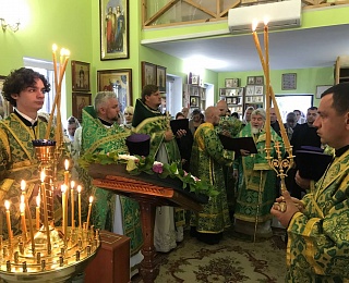 В день памяти благоверных Петра и Февронии Муромских правящий архиерей совершил архипастырский визит в одноименный приход в г. Калинковичи