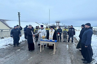 Епископ Леонид совершил молебен для строителей, занимающихся реконструкцией моста через р. Припять в г. Мозыре