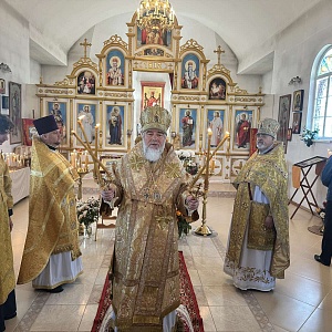 В Неделю 16-ю по Пятидесятнице епископ Леонид возглавил Божественную литургию в храме Чуда святого Архангела Михаила в аг. Домановичи Калинковичского района