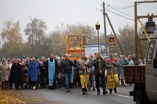 В Калинковичах состоялся крестный ход с иконой Божией Матери «Юровичская-Милосердная»
