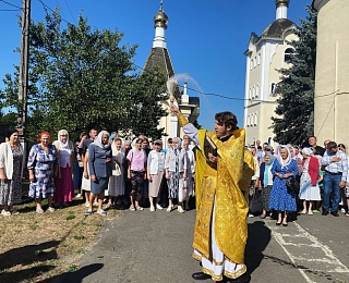 В соборе Казанской иконы Божией Матери г.Калинковичи молитвенно отметили престольный праздник придела великомученика Пантелеимона